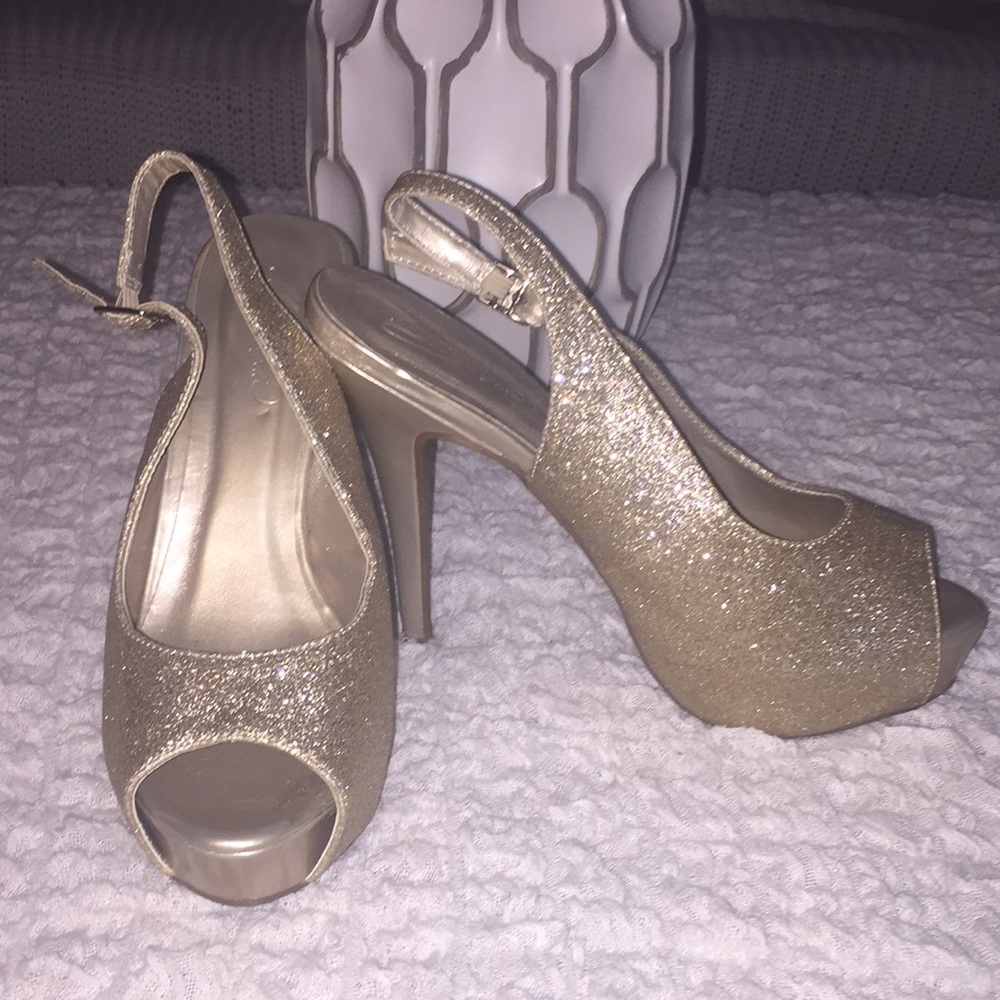 Open-toe glitter heels